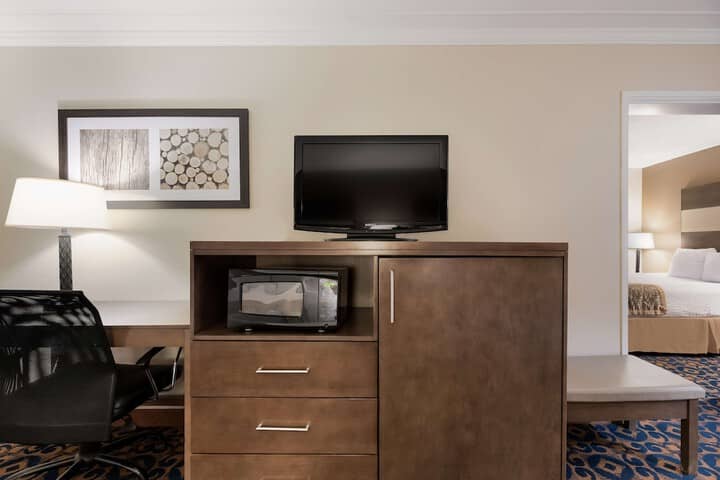 Room 8 of 30