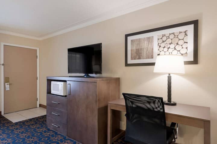 Room 19 of 30