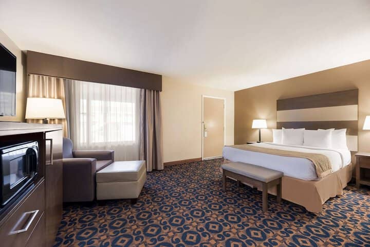 Room 5 of 30