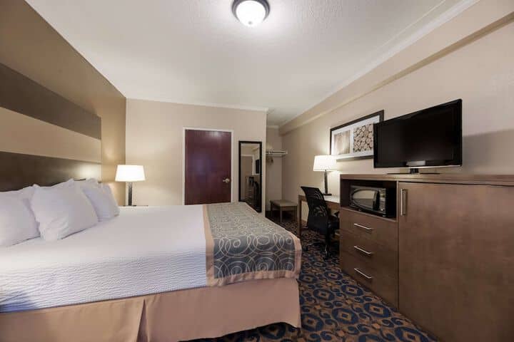 Room 12 of 30